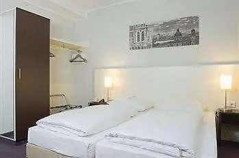 Dolomit Hotel Munich 2*,